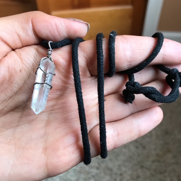 Jewelry - Quartz necklace